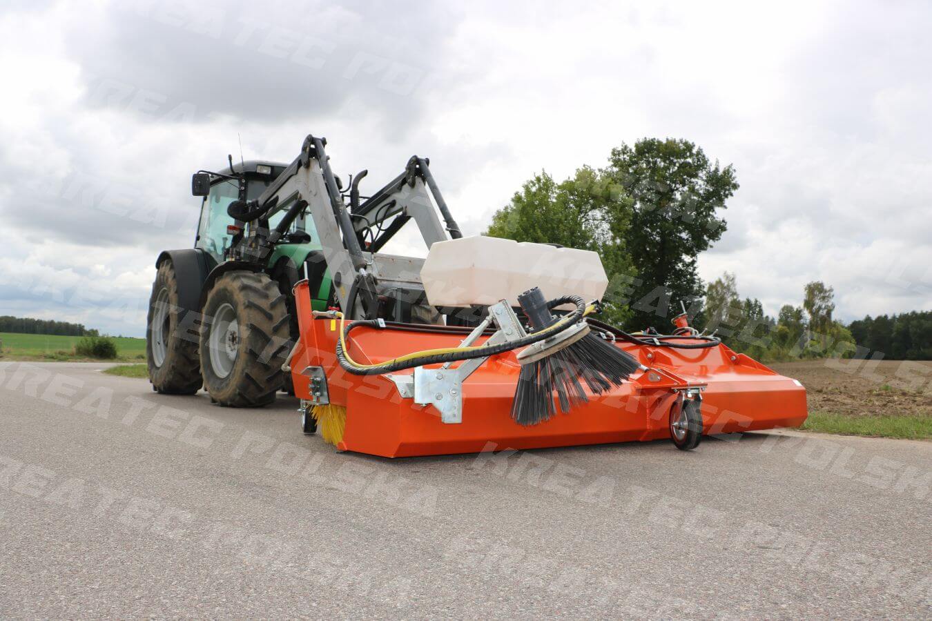 Hydraulische Kehrmaschinen für Traktoren und Kommunaltechnik – Aufbau, Funktion und Einsatzbereiche